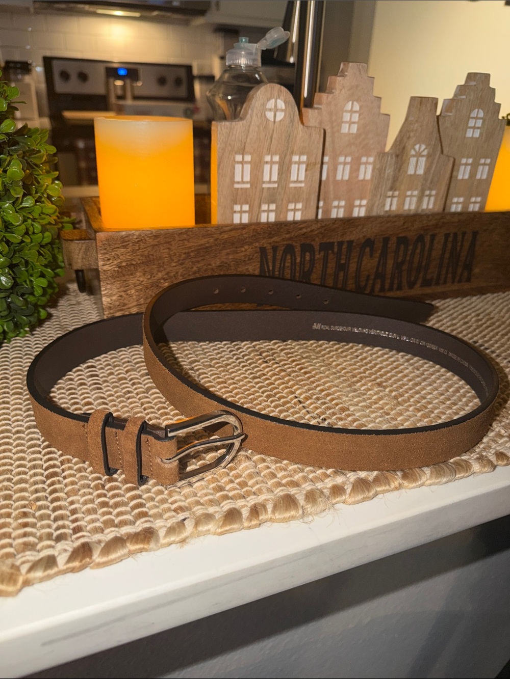 👷🏾‍♀️H&M Brown Suede Leather Belt